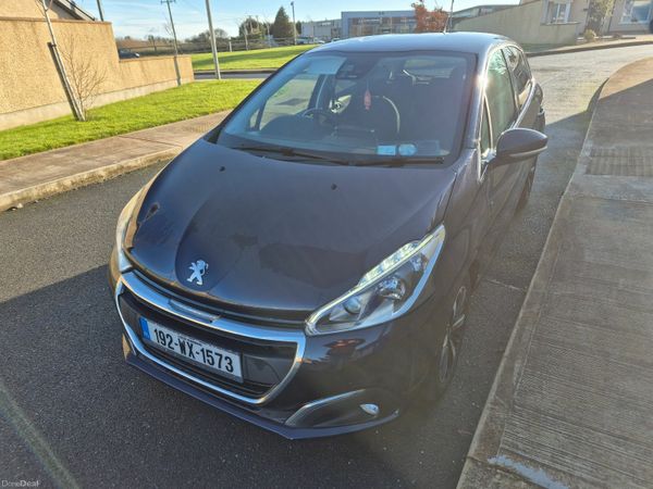 Peugeot 208 Hatchback, Diesel, 2019, Blue