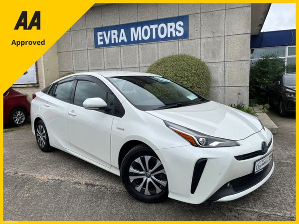 Toyota Prius Saloon, Petrol Hybrid, 2019, White