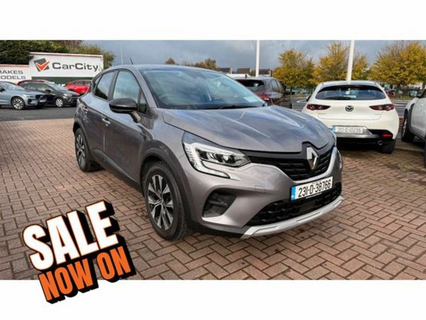 Renault Captur Hatchback, Petrol, 2023, Grey