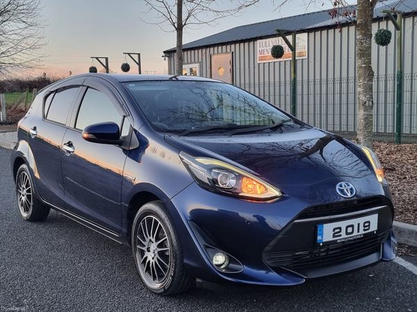 Toyota Aqua Hatchback, Petrol Hybrid, 2019, Blue