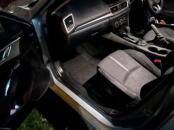 Mazda Mazda3 Saloon, Petrol, 2017, Silver