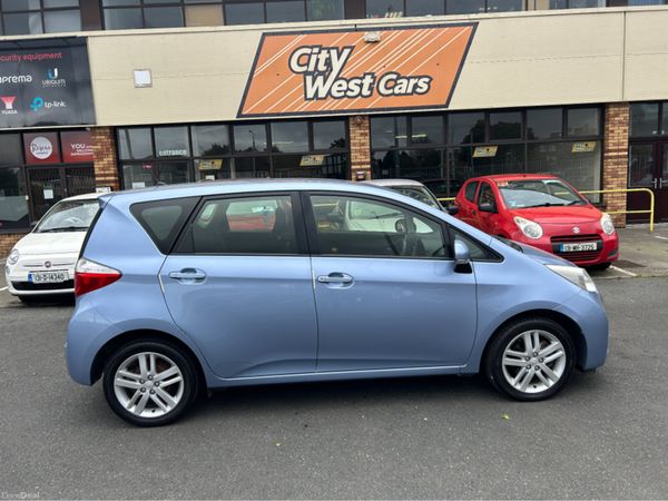 Toyota Verso-S MPV, Petrol, 2012, Blue