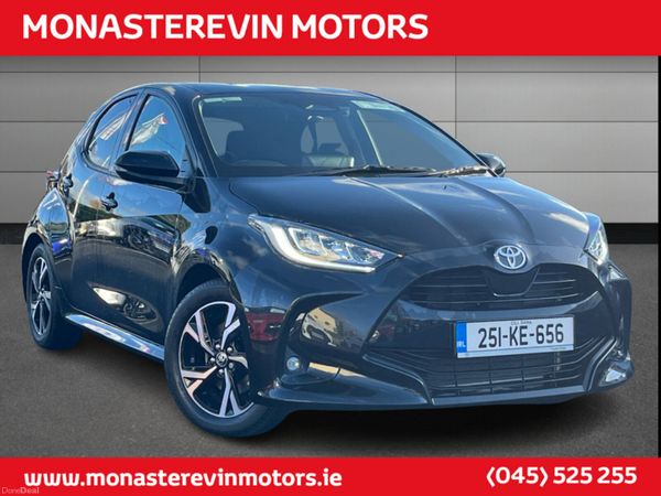 Toyota Yaris Hatchback, Petrol Hybrid, 2025, Black
