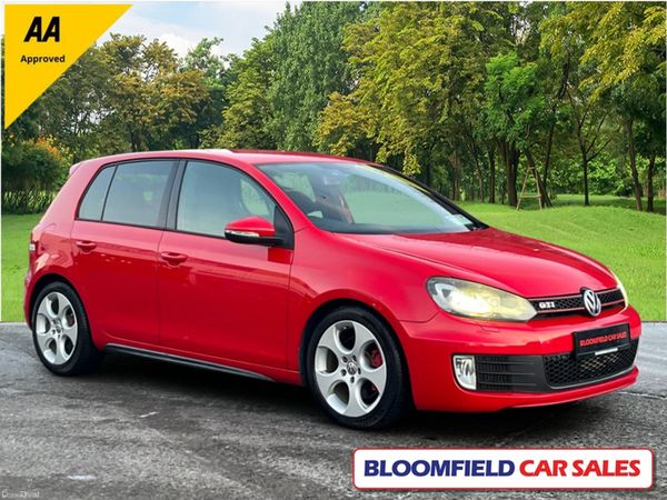 Volkswagen Golf Hatchback, Petrol, 2012, Red