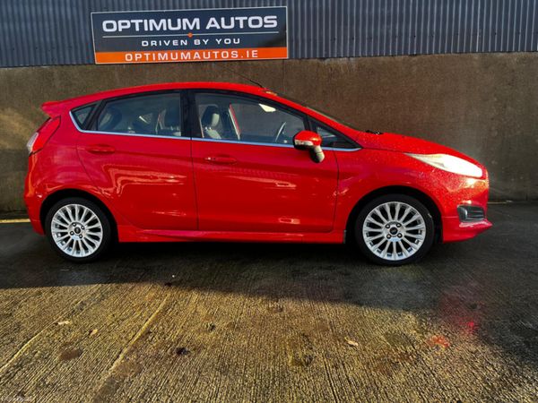Ford Fiesta Hatchback, Petrol, 2014, Red