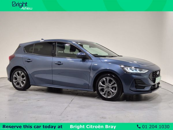 Ford Focus Hatchback, Petrol Hybrid, 2022, Blue