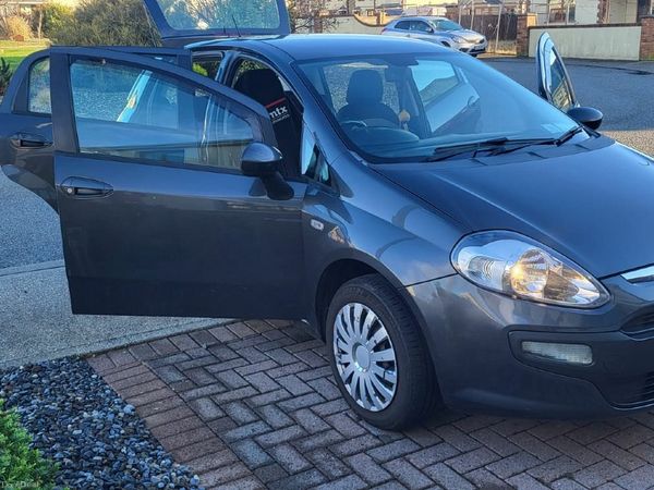 Fiat Punto Hatchback, Petrol, 2011, Grey