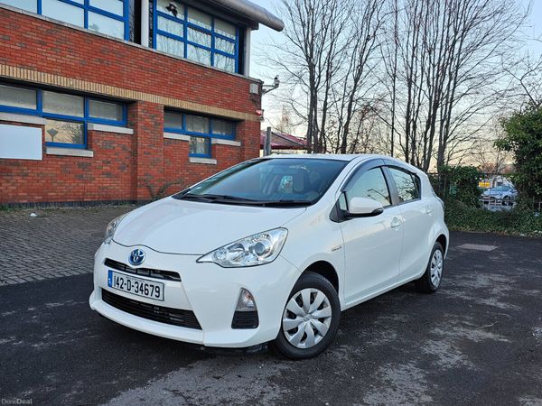 Toyota Aqua Hatchback, Petrol Hybrid, 2014, White
