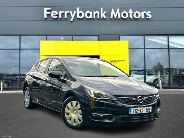 Opel Astra Hatchback, Diesel, 2021, Black