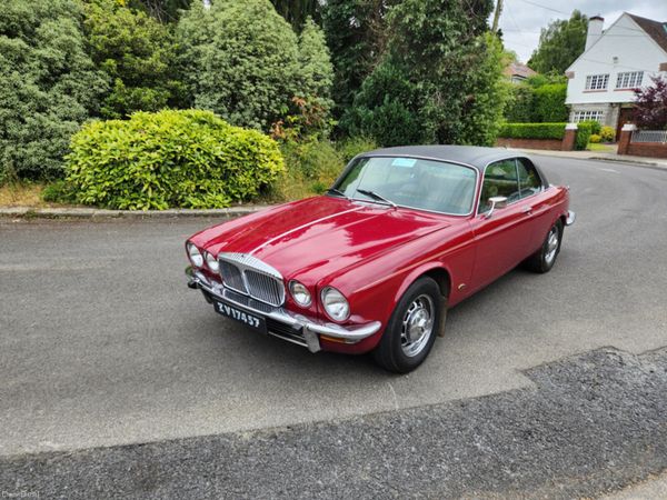 Daimler XJ Coupe, Petrol, 1975, Red