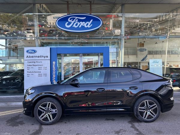 Ford Capri MPV, Electric, 2025, Black