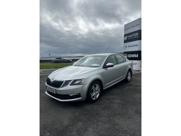 Skoda Octavia Hatchback, Diesel, 2018, Grey