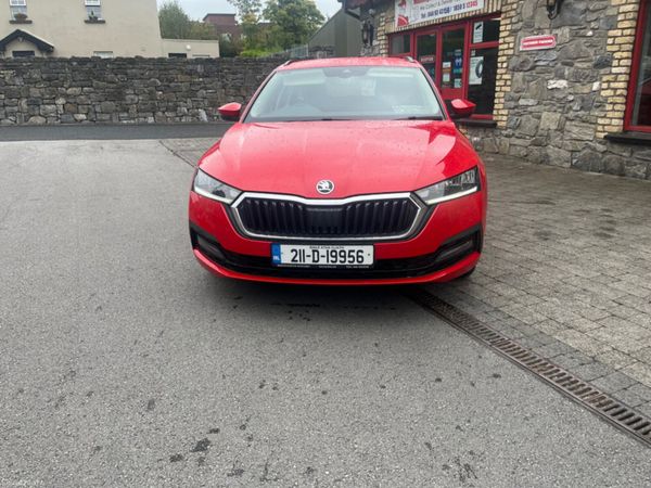 Skoda Octavia Estate, Diesel, 2021, Red