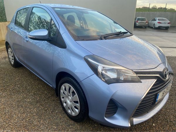 Toyota Yaris Hatchback, Petrol, 2015, Blue