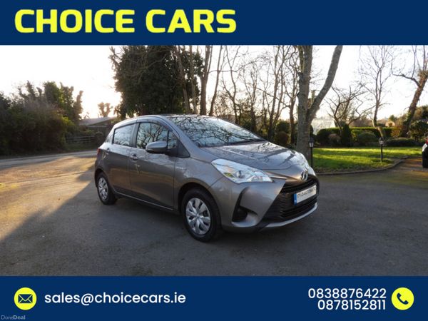 Toyota Yaris Hatchback, Petrol Hybrid, 2017, Silver