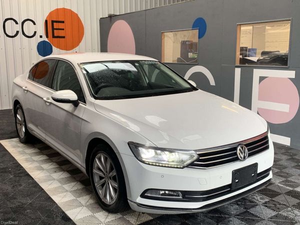 Volkswagen Passat Saloon, Diesel, 2019, White