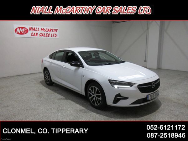 Opel Insignia Hatchback, Diesel, 2022, White