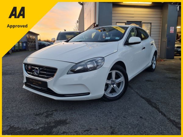 Volvo V40 Hatchback, Petrol, 2014, White