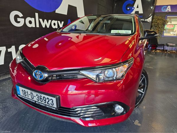Toyota Auris Hatchback, Petrol Hybrid, 2018, Red