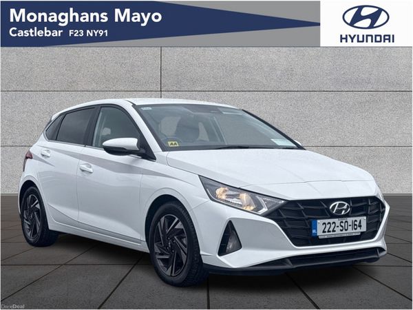 Hyundai i20 Hatchback, Petrol, 2022, White