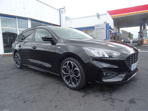 Ford Focus Estate, Petrol Hybrid, 2022, Black
