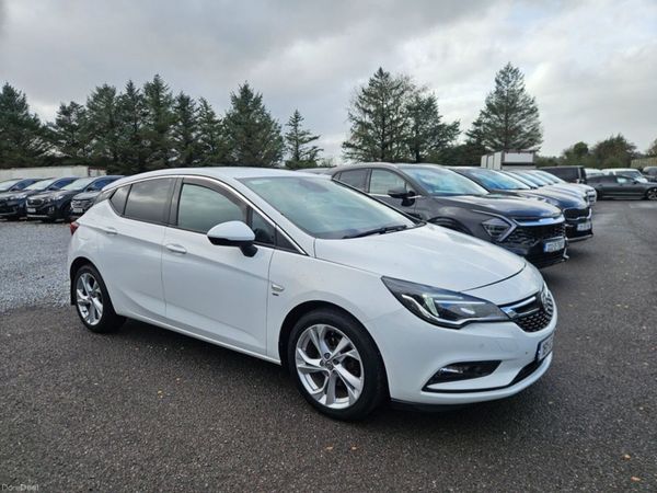 Vauxhall Astra Hatchback, Petrol, 2018, White