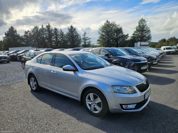Skoda Octavia Saloon, Petrol, 2017, Grey