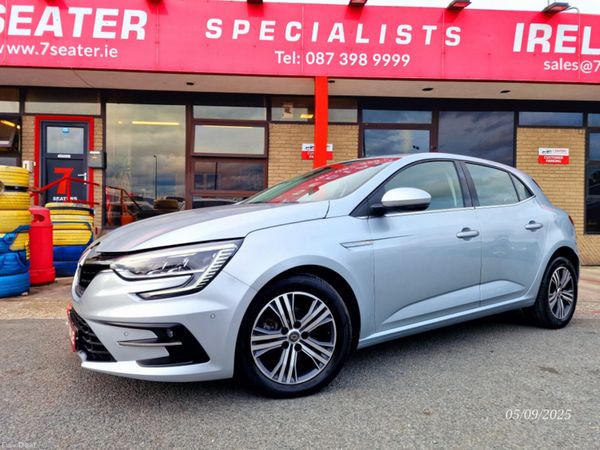 Renault Megane Hatchback, Diesel, 2021, Grey