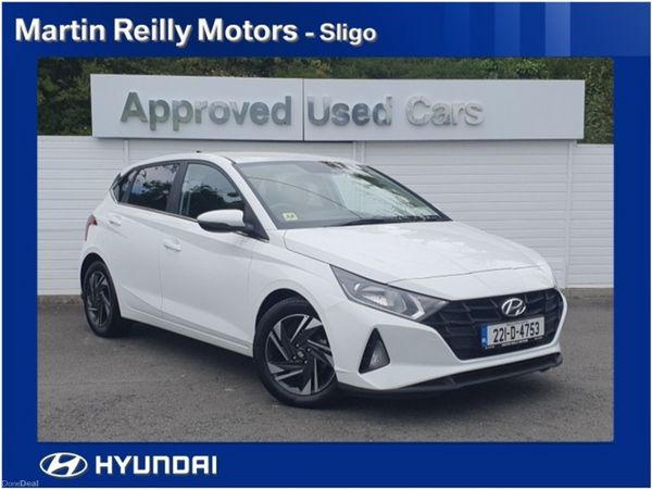 Hyundai i20 Hatchback, Petrol, 2022, White
