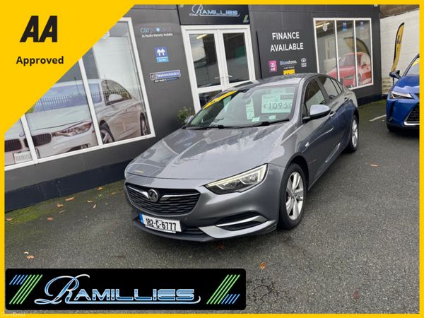 Opel Insignia Hatchback, Diesel, 2018, Grey