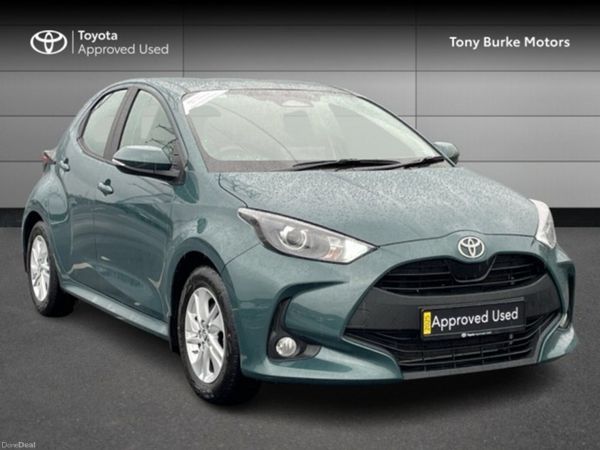 Toyota Yaris Hatchback, Petrol Hybrid, 2025, Green