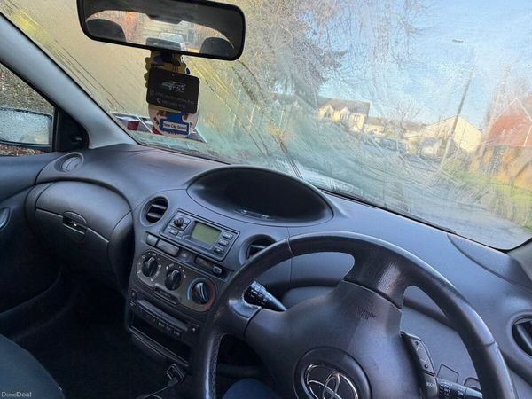 Toyota Yaris Hatchback, Petrol, 2005, Blue