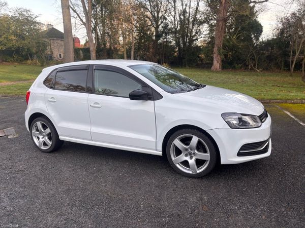 Volkswagen Polo Hatchback, Petrol, 2014, White