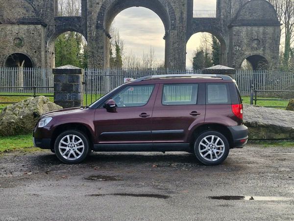 Skoda Yeti SUV, Diesel, 2010, Red