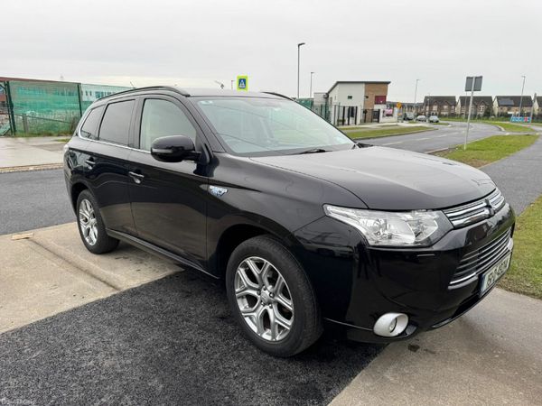 Mitsubishi Outlander SUV, Petrol Plug-in Hybrid, 2015, Black