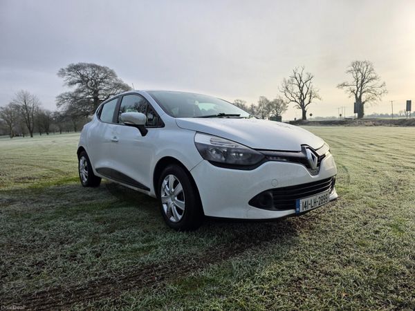 Renault Clio Hatchback, Petrol, 2014, White
