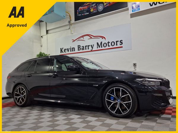 BMW 5-Series Estate, Petrol Hybrid, 2022, Black