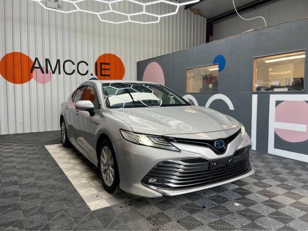Toyota Camry Saloon, Petrol Hybrid, 2019, Silver