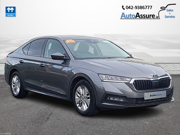 Skoda Octavia Hatchback, Diesel, 2022, Grey