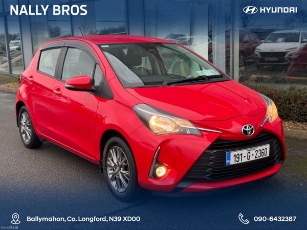 Toyota Yaris Hatchback, Petrol, 2019, Red