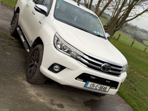 Toyota Hilux Pick Up, Diesel, 2017, White