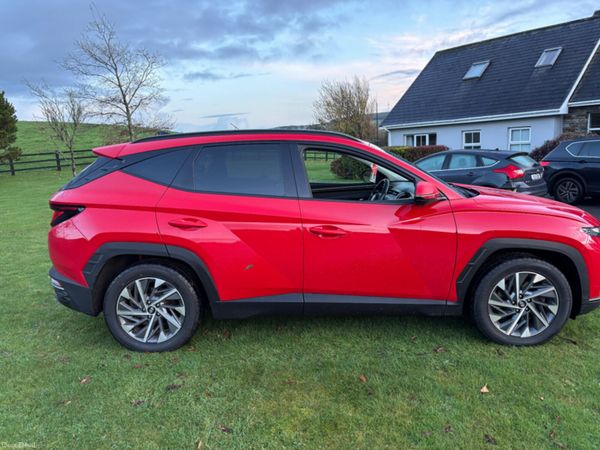 Hyundai Tucson MPV, Diesel, 2022, Red