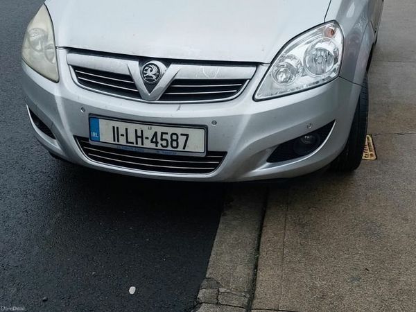Vauxhall Zafira MPV, Diesel, 2011, Silver