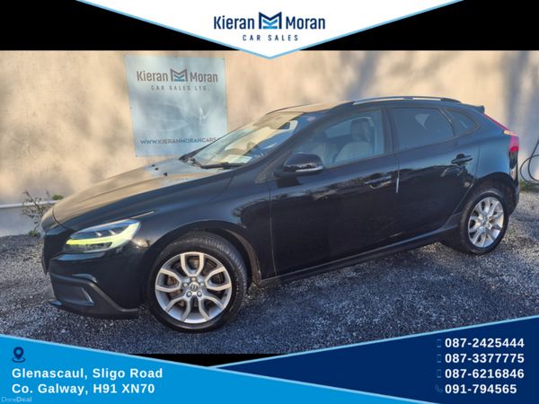 Volvo V40 Hatchback, Diesel, 2018, Black