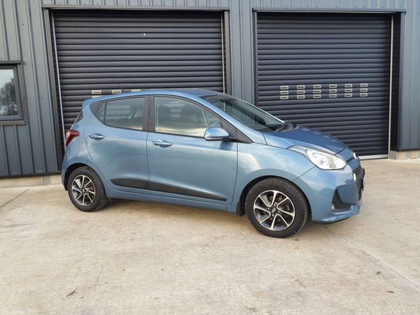 Hyundai i10 Hatchback, Petrol, 2017, Blue