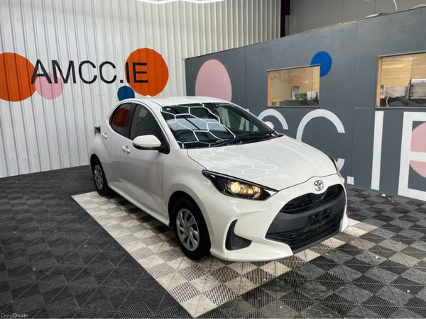 Toyota Yaris Hatchback, Petrol, 2021, White