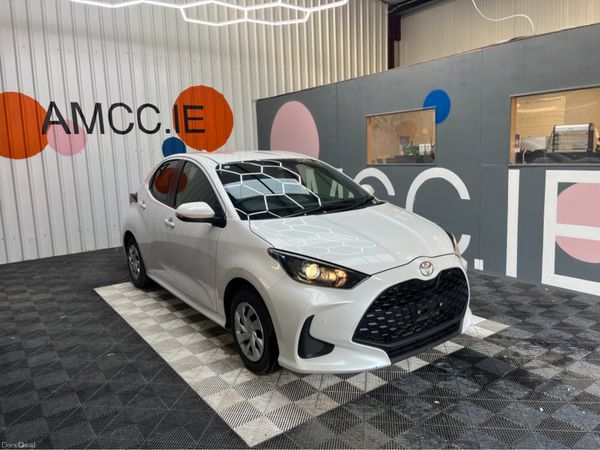 Toyota Yaris Hatchback, Petrol, 2024, White