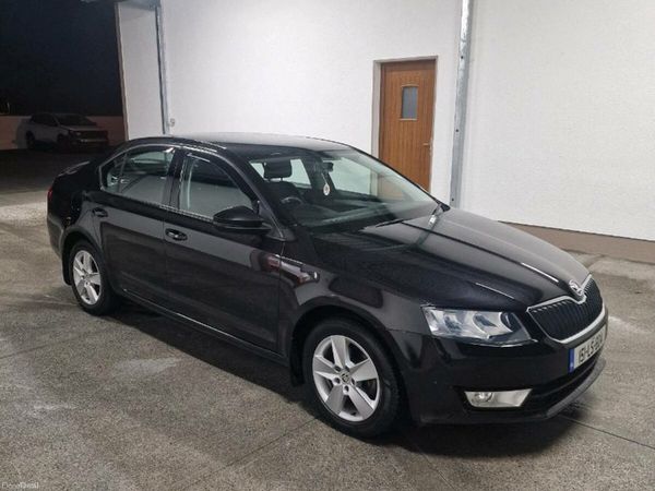 Skoda Octavia Saloon, Petrol, 2015, Black