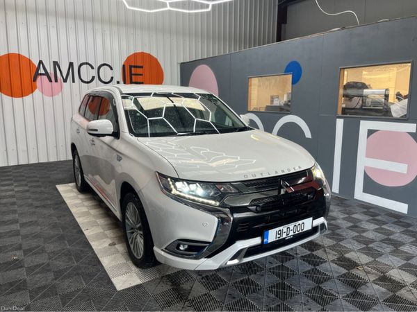 Mitsubishi Outlander SUV, Petrol Hybrid, 2019, White