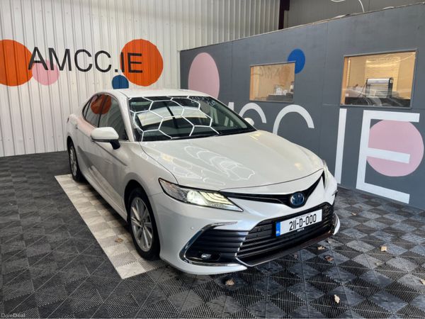 Toyota Camry Saloon, Petrol Hybrid, 2021, White